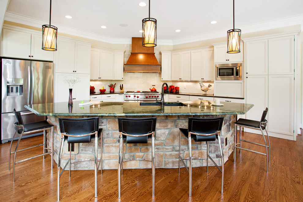 Kitchen - kitchen idea in Cincinnati