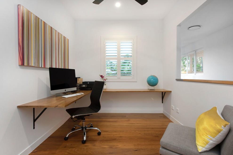 Design ideas for a contemporary home office in Brisbane.