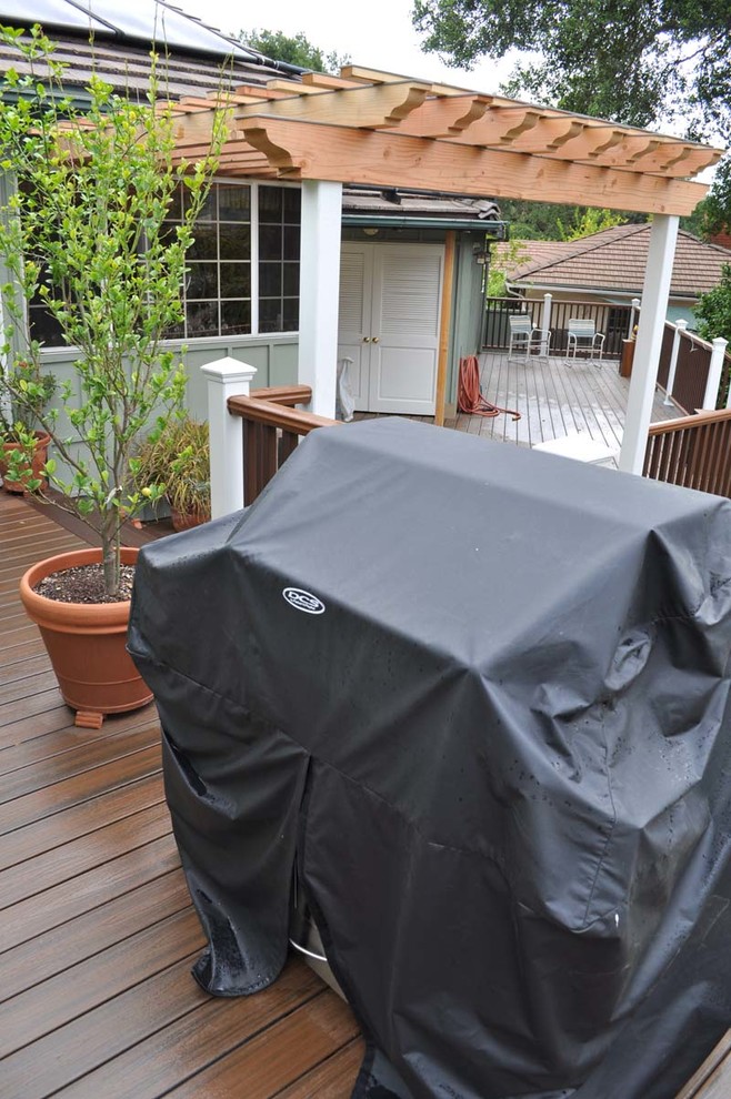 Inspiration for a transitional home design remodel in Los Angeles