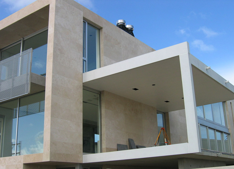 облицовка фасадов травертином из Ирана