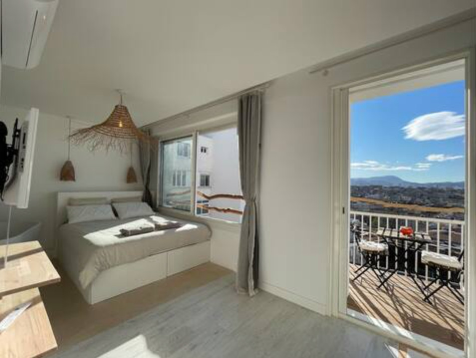 Projet Nédélec, rénovation d'un appartement avec mezzanine rooftop et balcon.