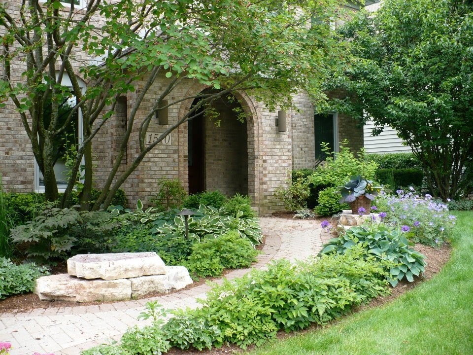 Home design - transitional home design idea in Chicago