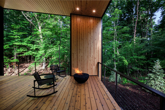 Bridge House mid-century-veranda
