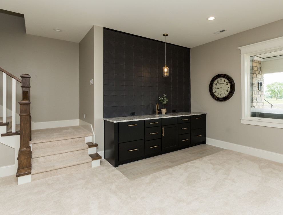 Transitional home bar photo in Cedar Rapids