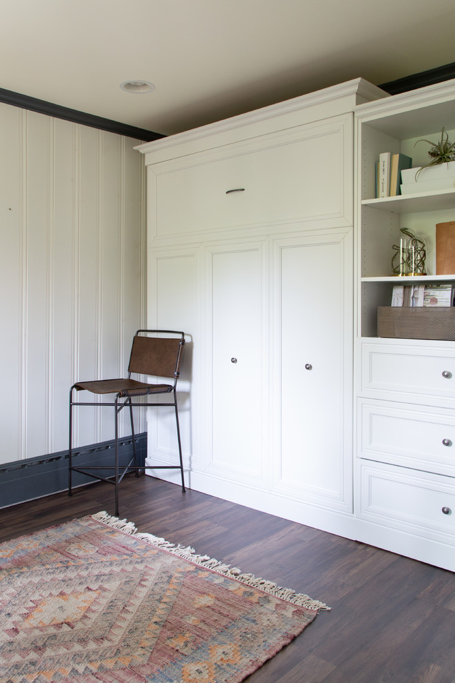 Design ideas for a transitional home office in Chicago.