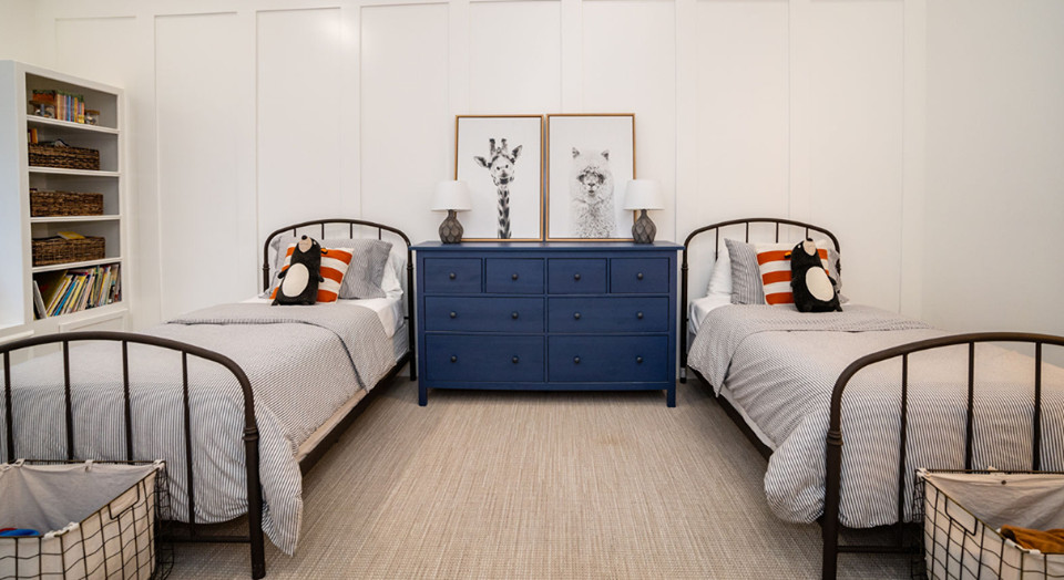 Transitional home design photo in Houston