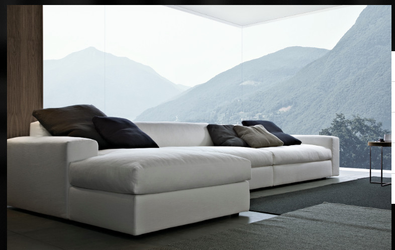 Inspiration for a modern home design remodel in New York
