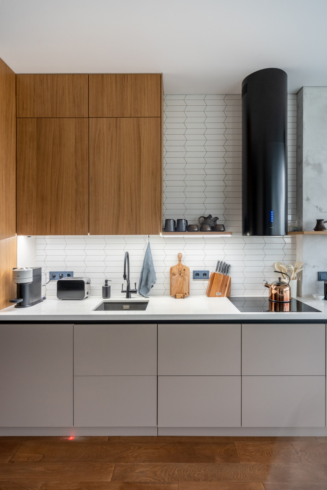 Кухня комбинированная со шпоном