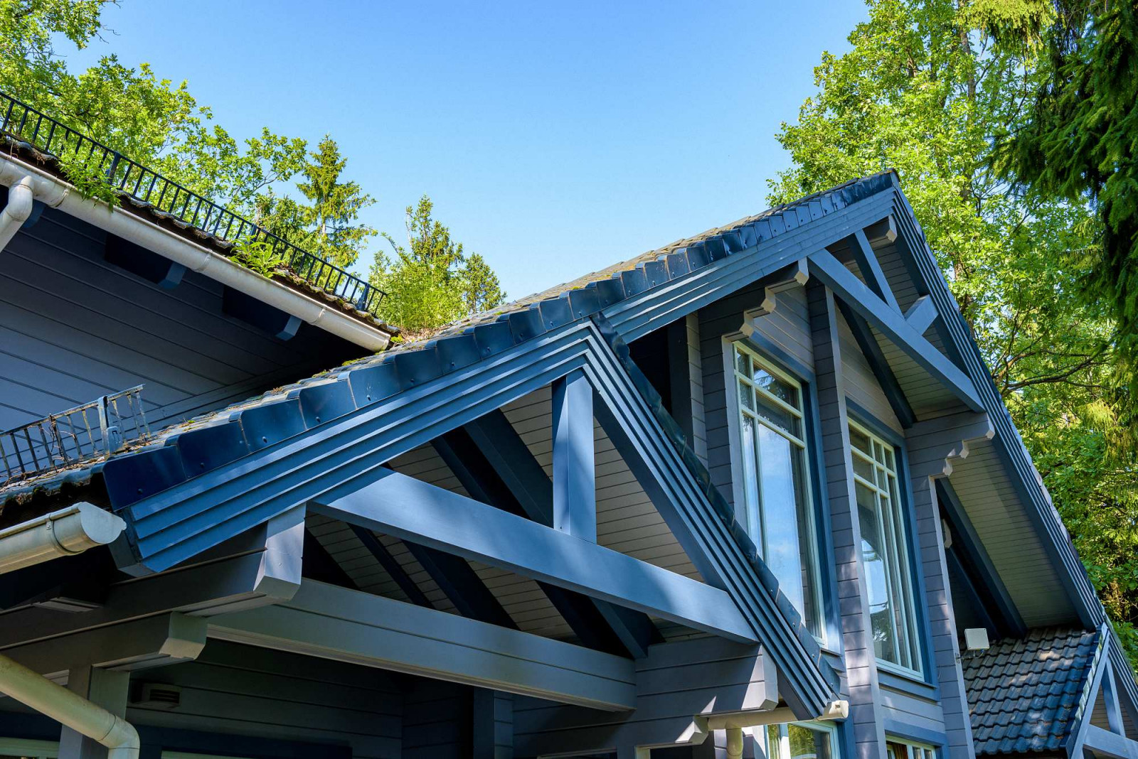 Синий дом из клееного бруса