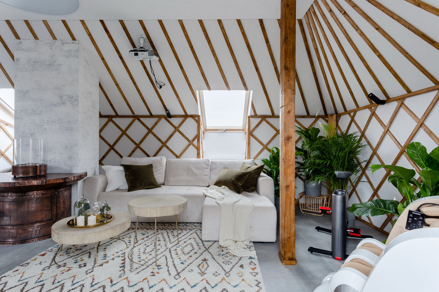 Малайская хижина в подмосковной мансарде