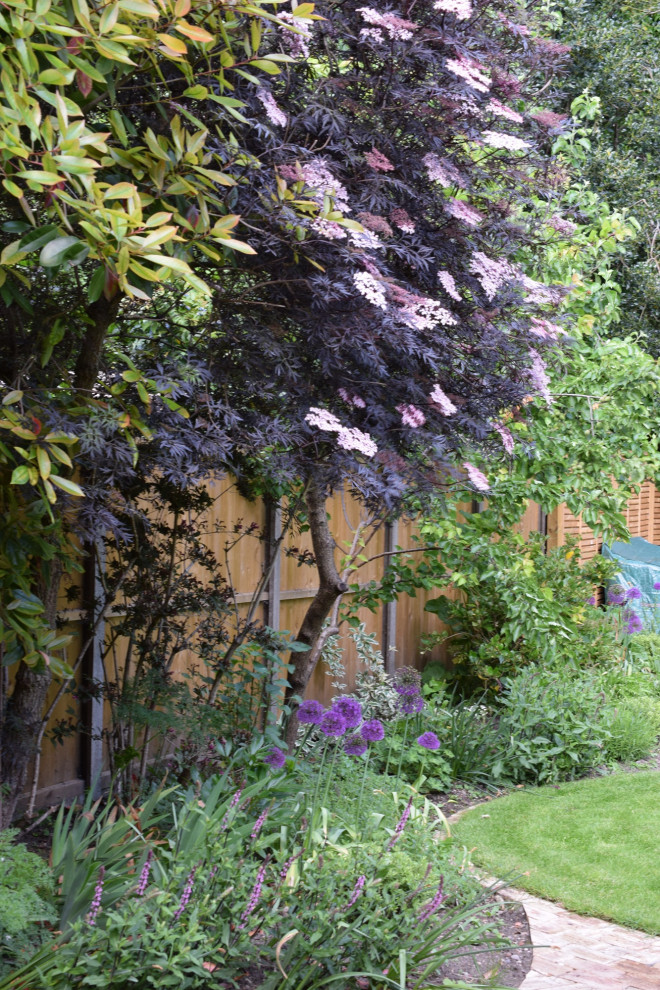 Chiswick Long Garden with Lawn Definition Garten London von