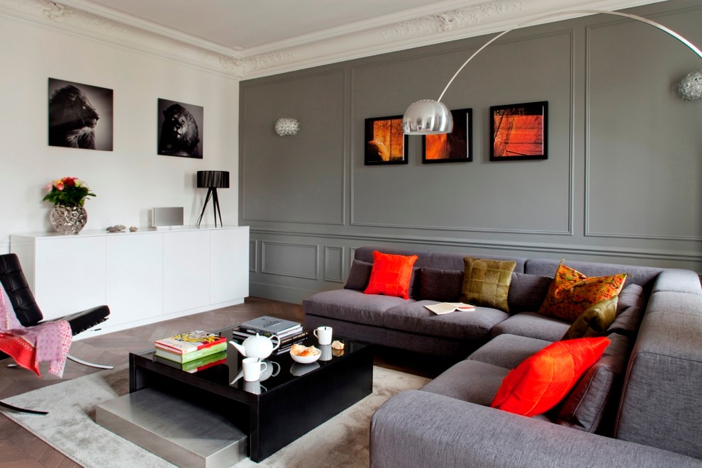 Design ideas for a contemporary family room in Paris.