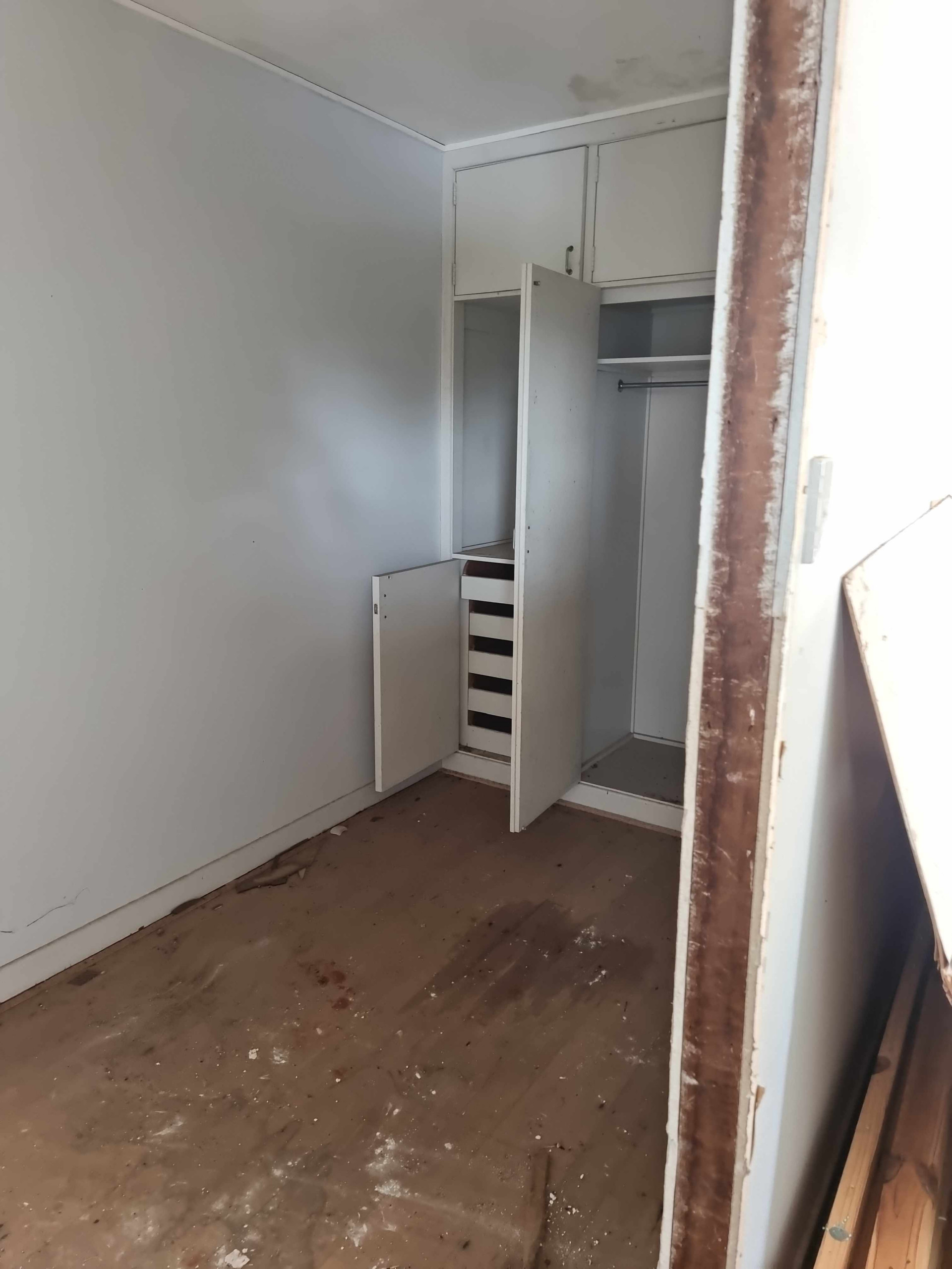 Two Removal Homes in to One