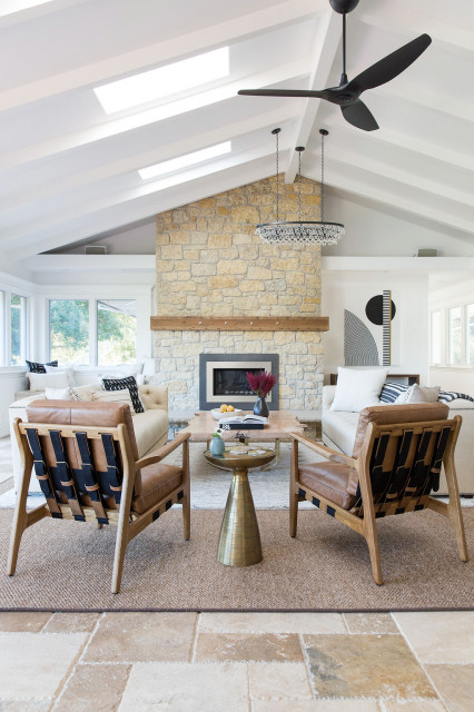 Calistoga Vacation Home contemporary-vardagsrum