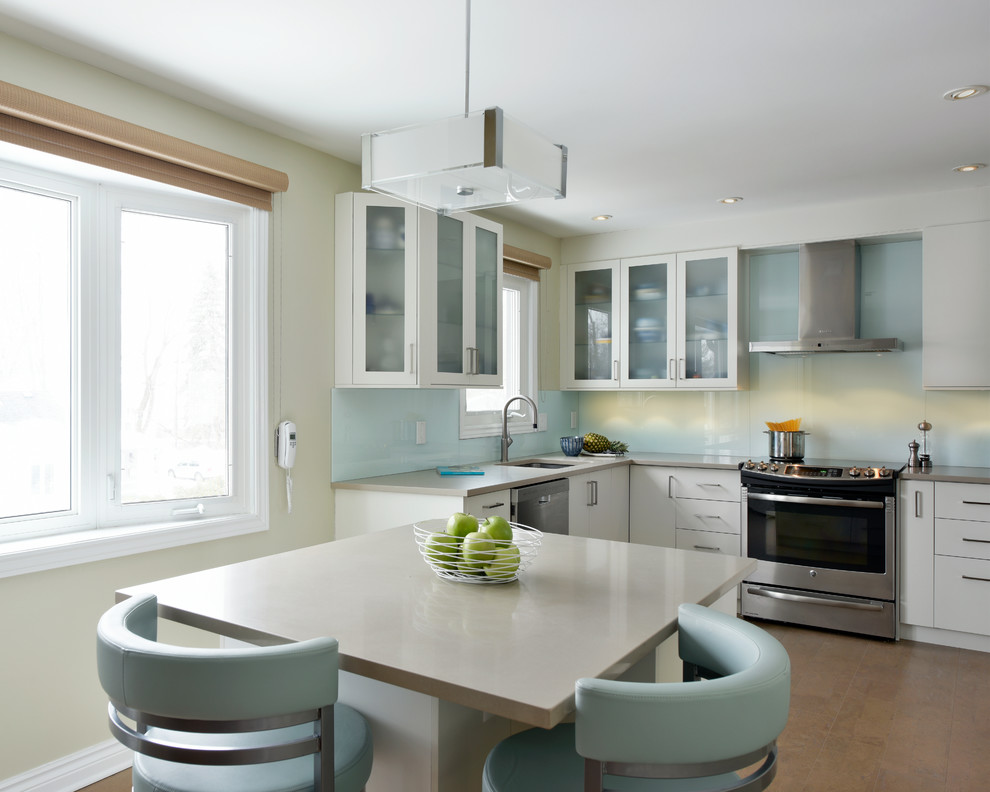 Mid-sized transitional u-shaped cork floor enclosed kitchen photo in Ottawa with an undermount sink, flat-panel cabinets, white cabinets, quartz countertops, blue backsplash, glass sheet backsplash, stainless steel appliances and an island