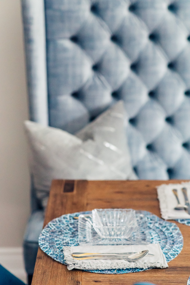 Home design - transitional home design idea in Toronto