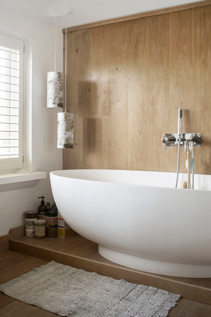 Island Cottage coastal-bathroom