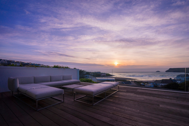 Horizon contemporary-deck