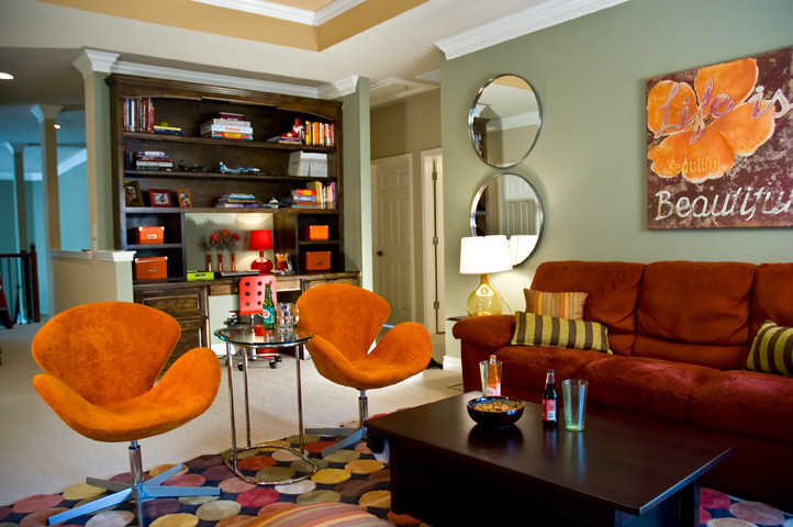 This is an example of a contemporary family room in Austin.