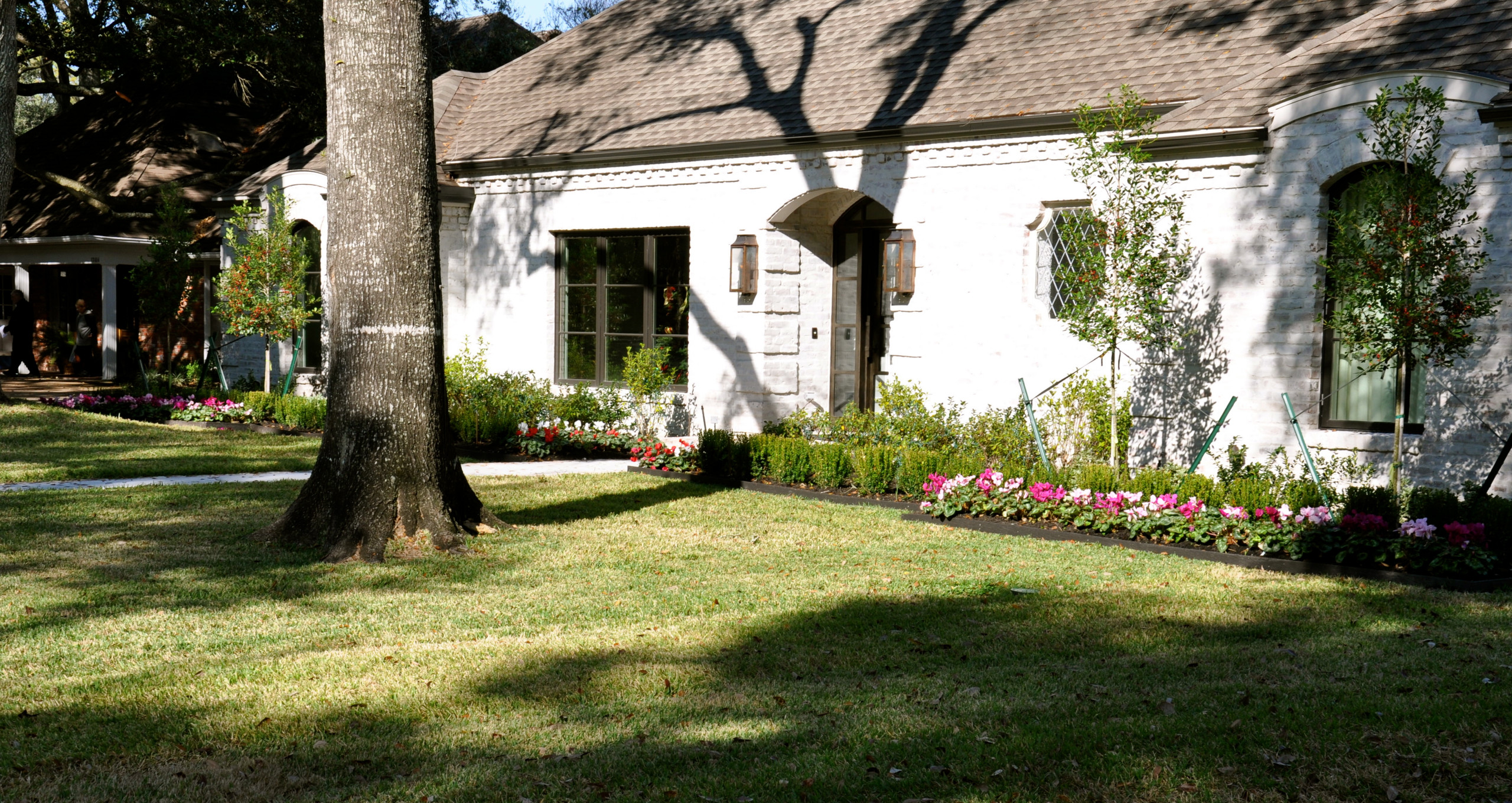 Front yard landscape projects
