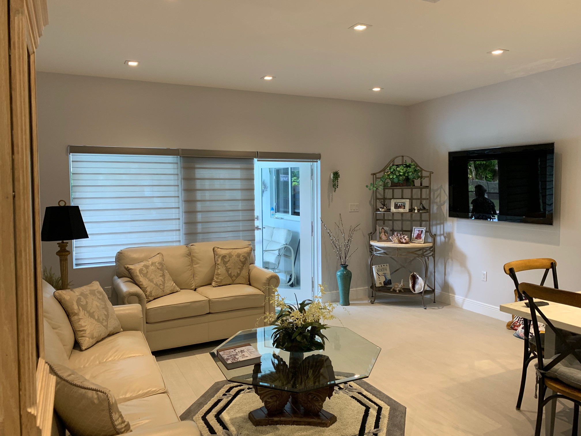 Family room photo in Miami