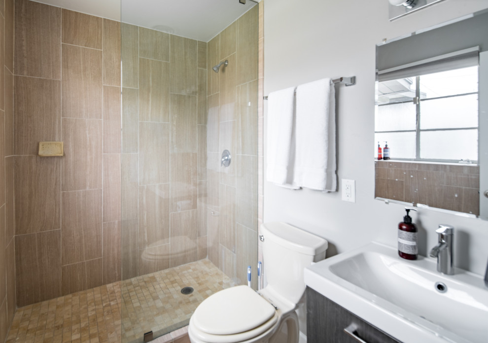 Bathroom - bathroom idea in Phoenix