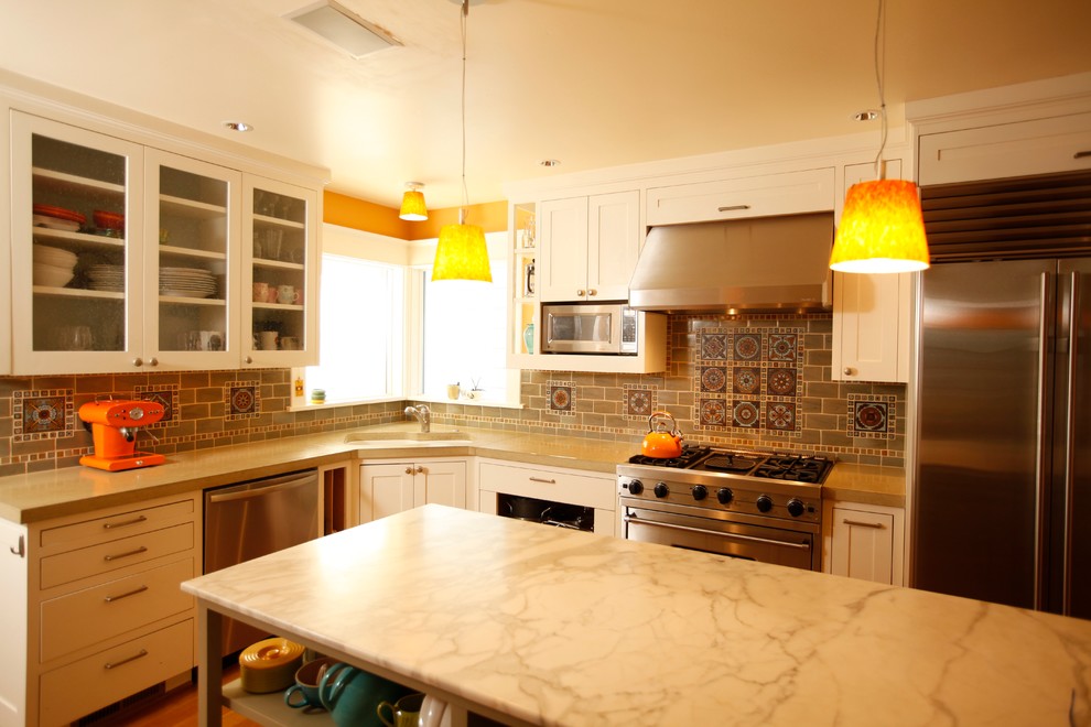 Kitchen - transitional kitchen idea in Seattle