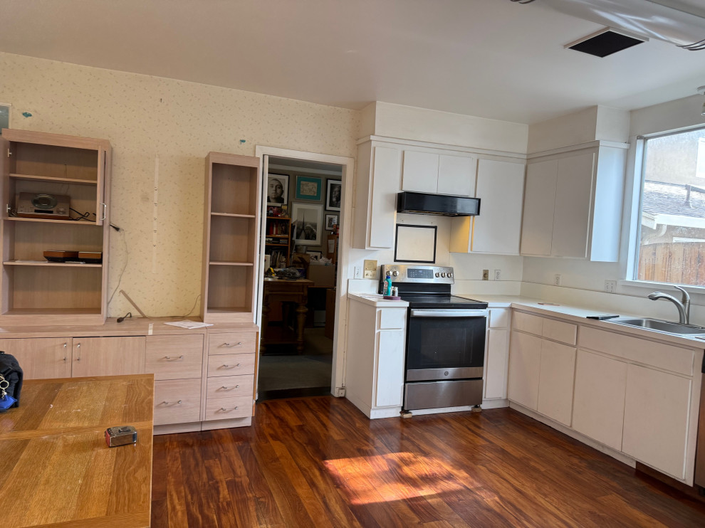 Wonderful Warm Updated Family Kitchen