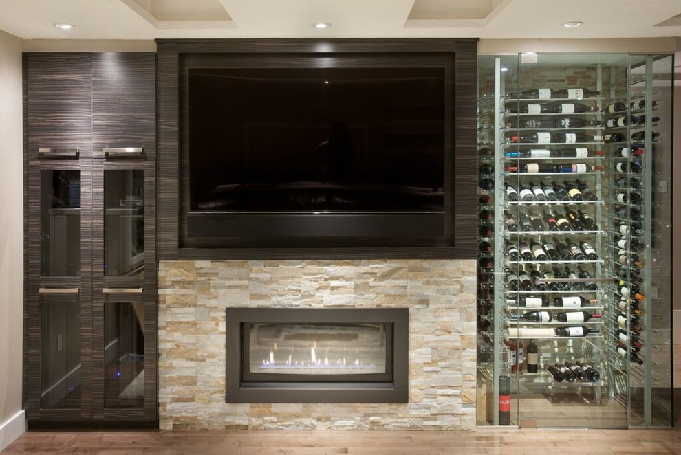 Photo of a modern home theatre in Toronto.