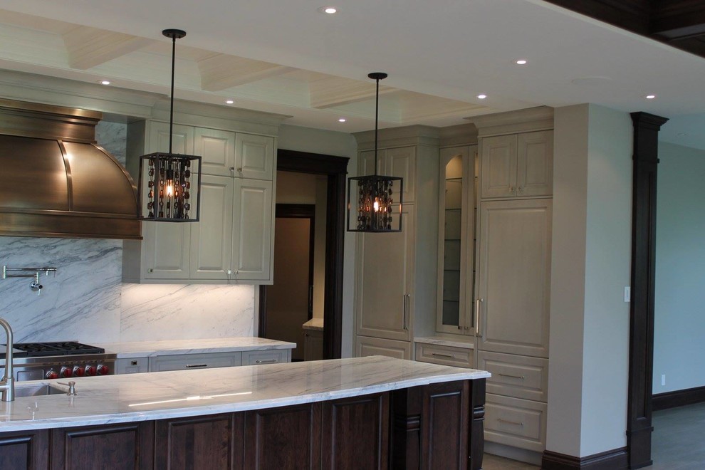 Kitchen - transitional kitchen idea in Calgary