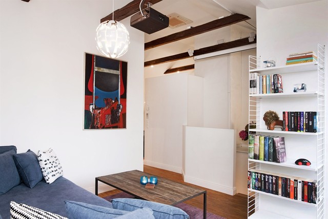 Sekelskifte i etage med balkong & takterrass scandinave-salon