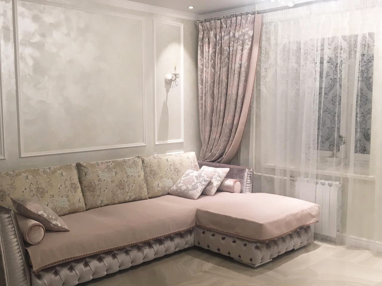 Двухкомнатная квартира в светлых тонах.