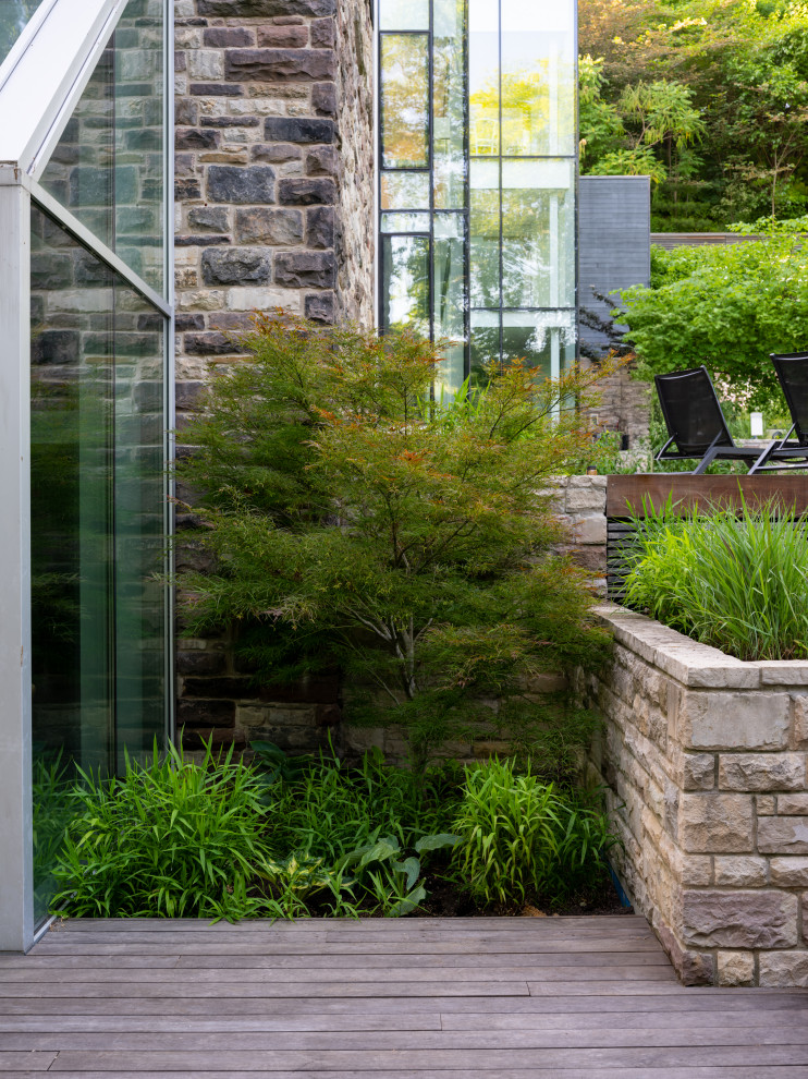 Home design - transitional home design idea in Toronto