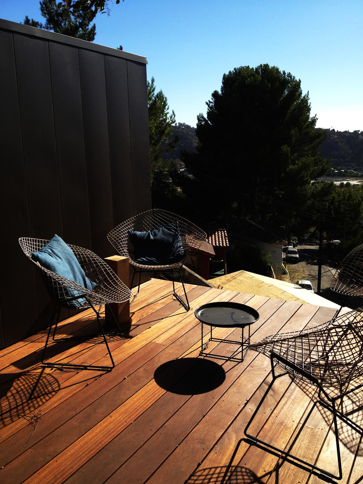 Inspiration for a large contemporary rooftop deck in Los Angeles with no cover.