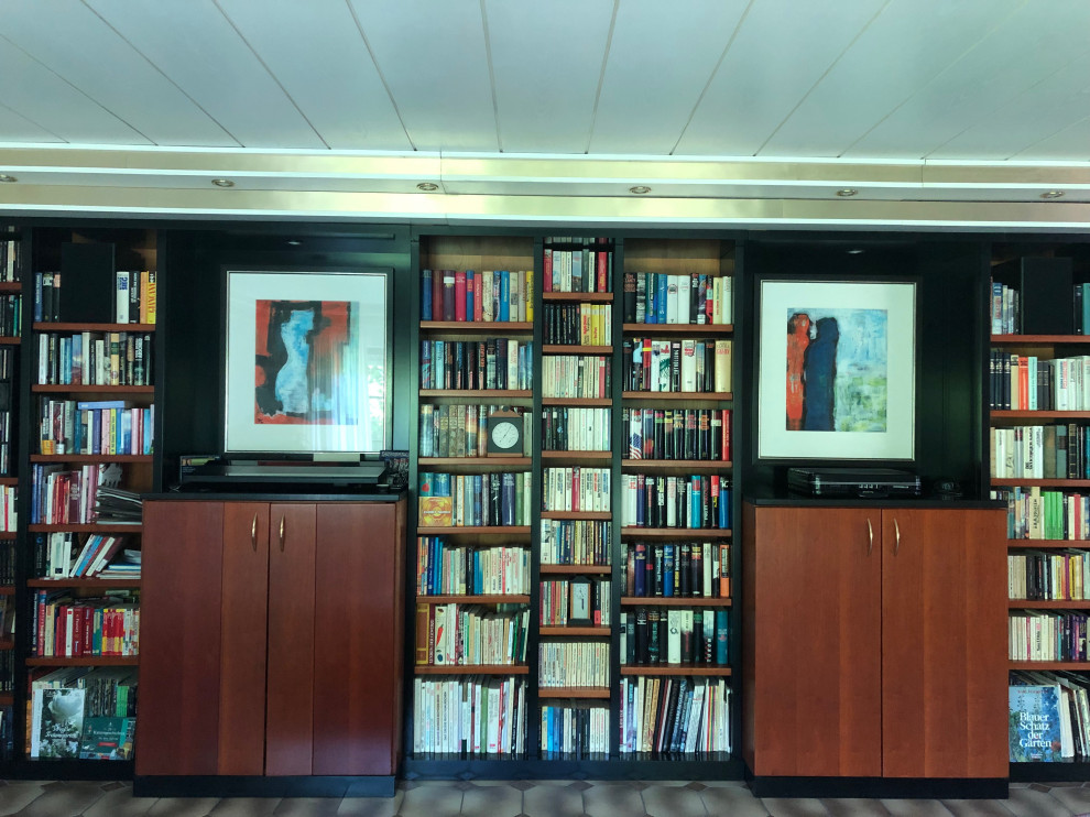 wer braucht noch die wilde bunte Bücherwand