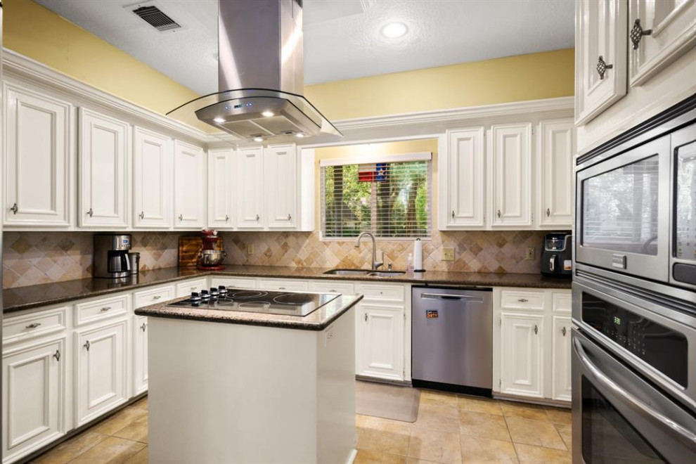 Ashmore - Kitchen and Masters Bathroom Remodel