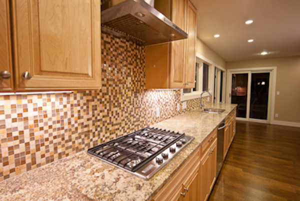 Kitchen - transitional kitchen idea in Denver