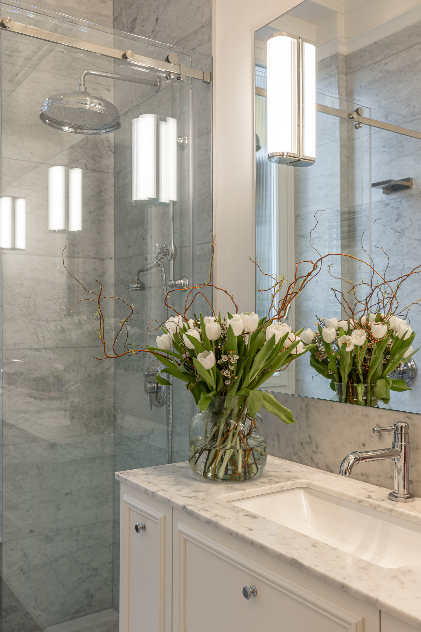 Bagno in marmo, dettaglio
