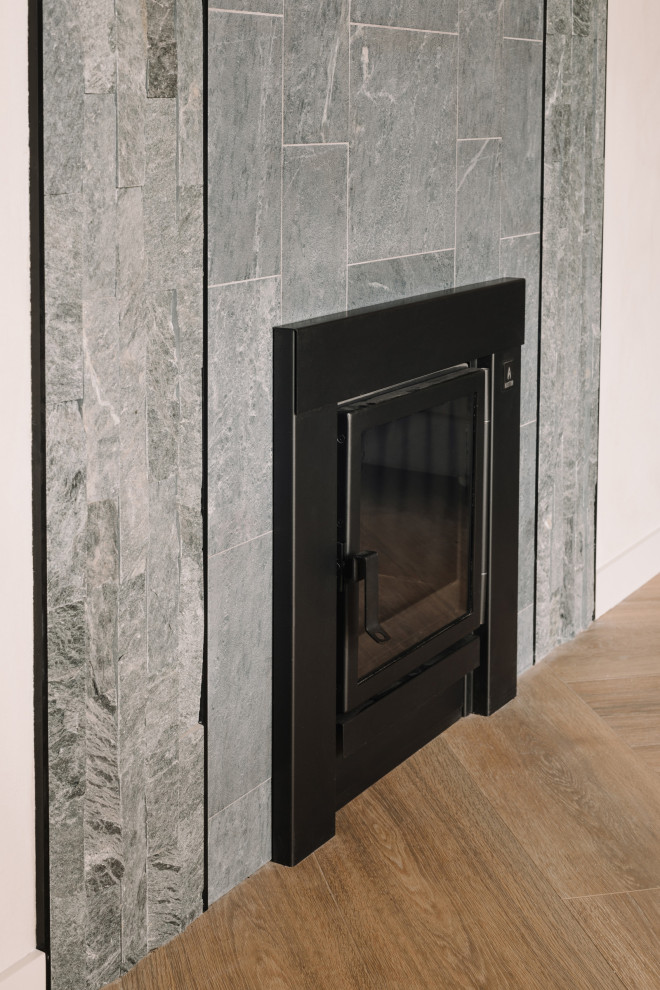 Оформление портала печи камнем.