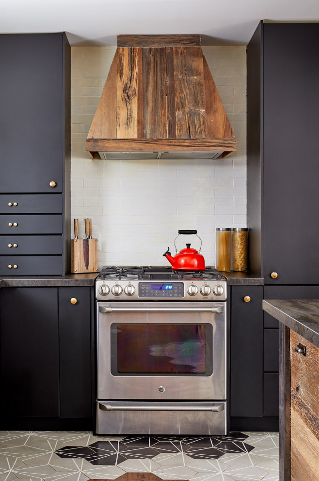Inspiration for a rustic kitchen remodel in Toronto