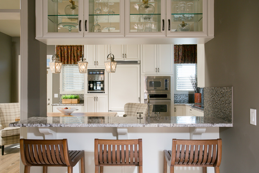 Transitional kitchen photo in Calgary