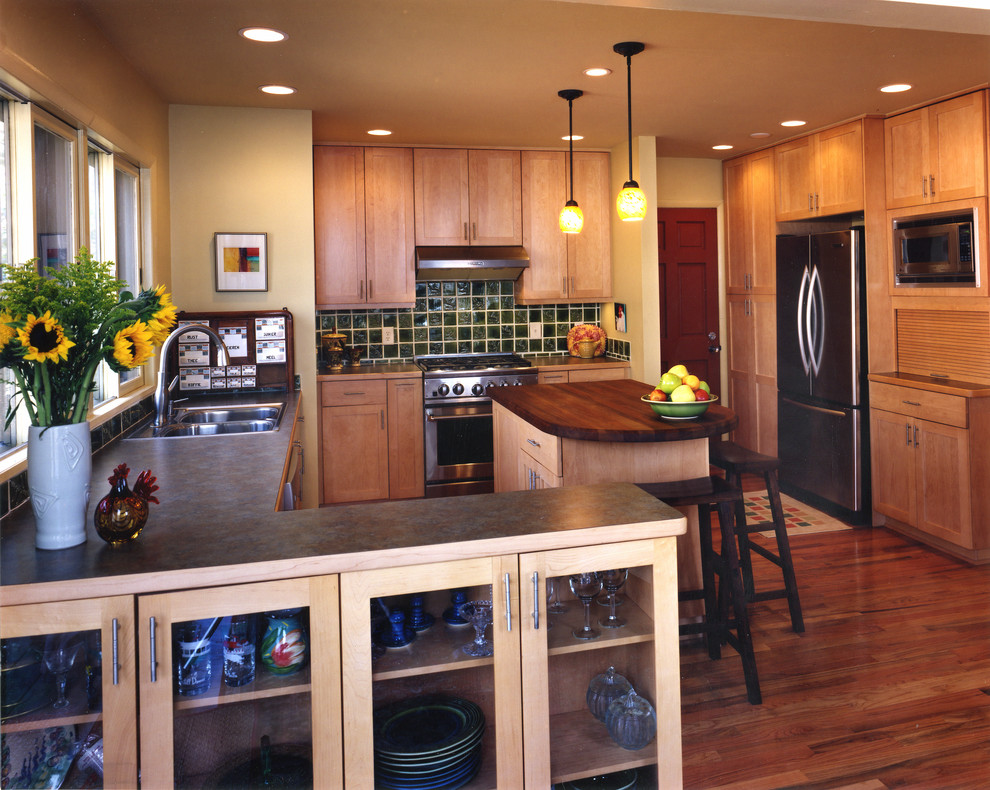 Inspiration for a transitional kitchen remodel in Raleigh