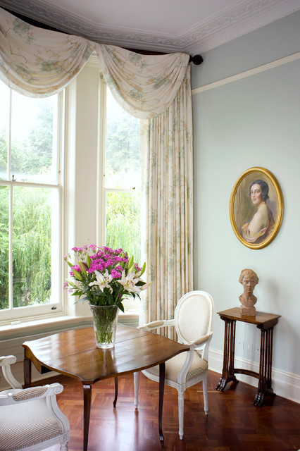 Notting Hill House traditional-living-room