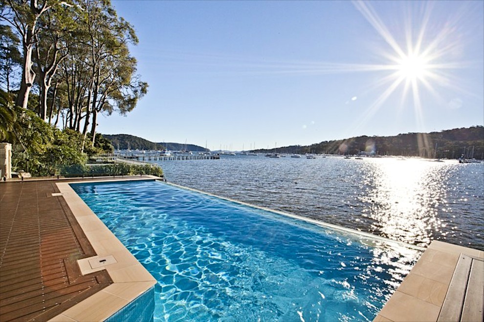 This is an example of a modern backyard pool in Sydney.