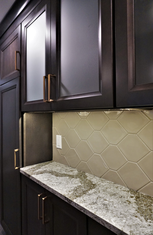 Transitional home design photo in New York