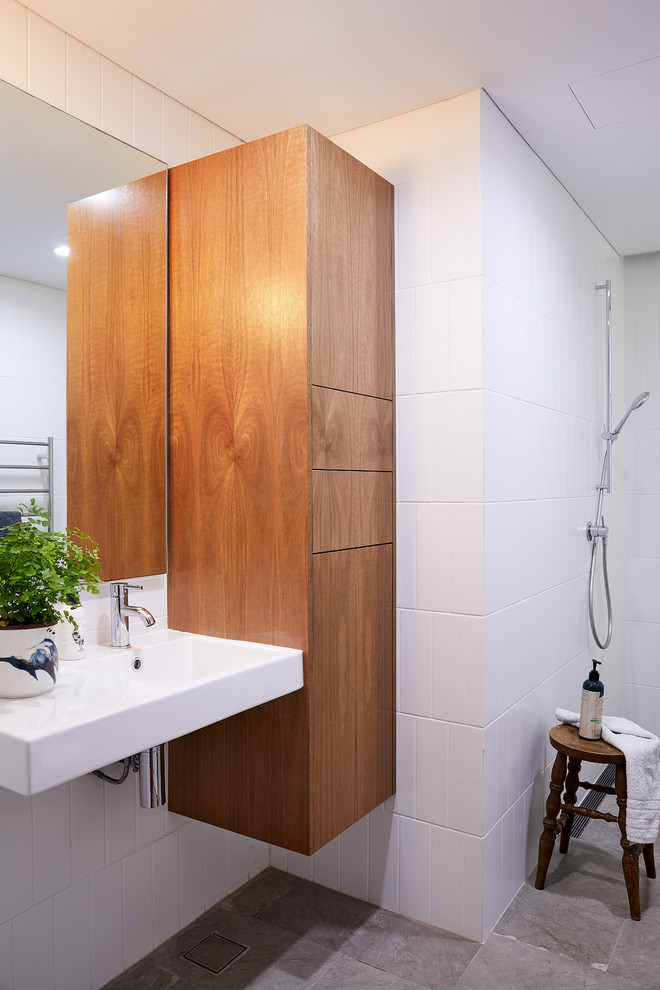 Contemporary bathroom in Sydney.