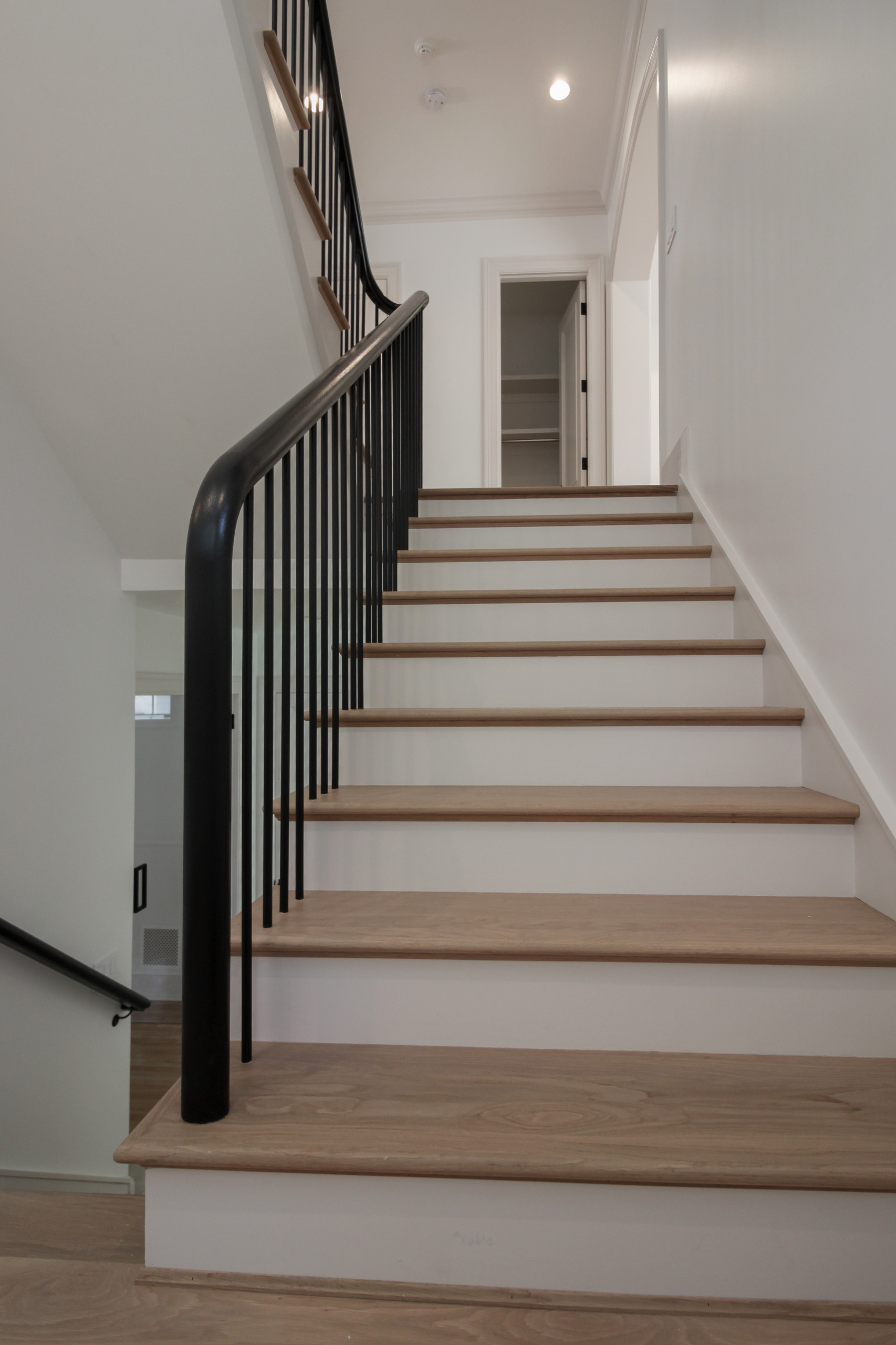88_Clean & Modern Staircase, Arlington VA 22207