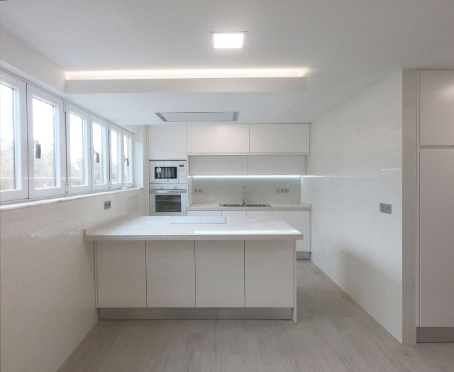 Piso Palmeras mediterranean-kitchen