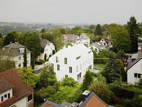 Ganz In Weiss Ein 4 Parteien Wohnhaus In Wiesbaden