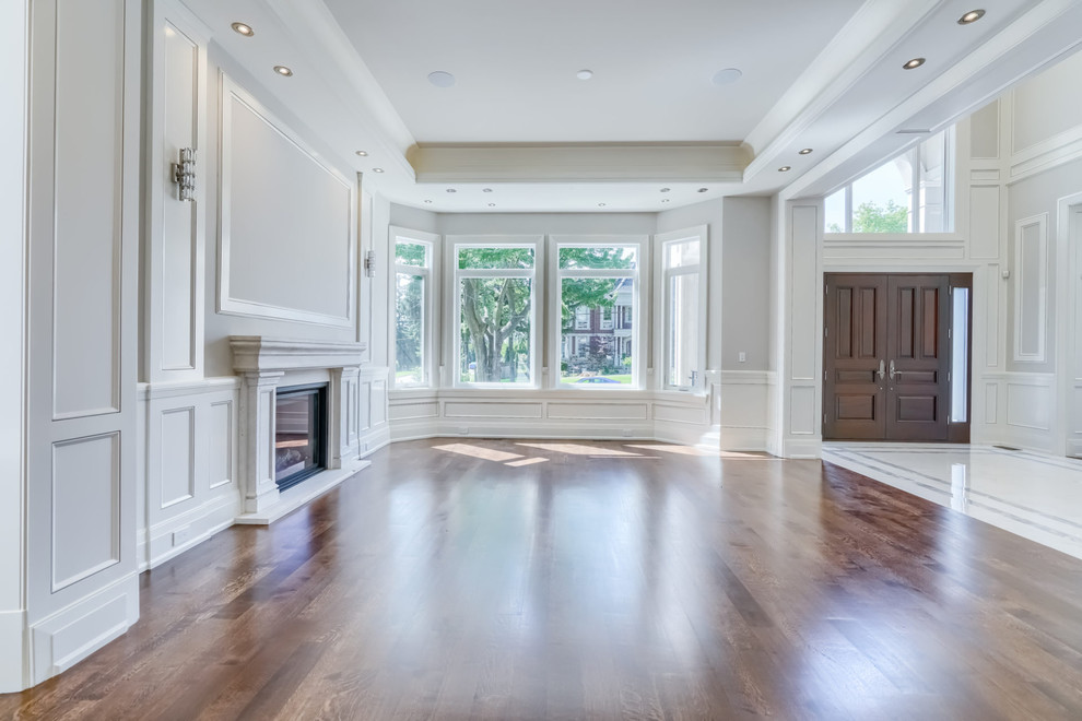Inspiration for a transitional home design remodel in Toronto